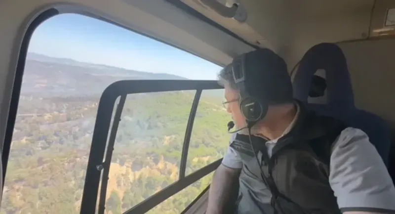 Bakan Yumaklı, Çanakkale’deki yangını havadan inceledi