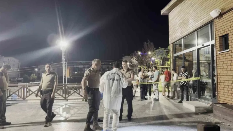 Kocaeli'deki parkta kanlı tartışma: 1'i ağır, 2 yaralı