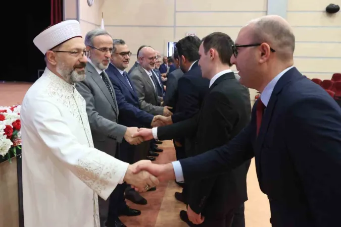 Diyanet İşleri Başkanı Erbaş kaç kişinin bayram sofrasına kurban ulaştırdığını açıkladı!