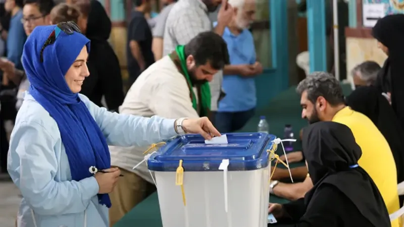 İran'da seçimler ikinci tura kaldı