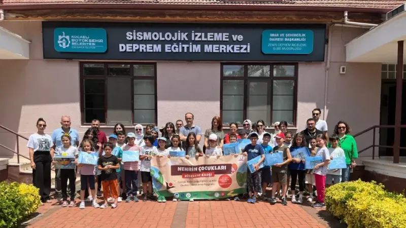 Büyükşehir depremzede öğrenci ve öğretmenleri ağırladı