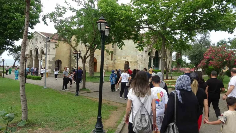 Trabzon'daki o yeri yaz mevsimiyle birlikte her gün yüzlerce ziyaretçiyi ağırlıyor