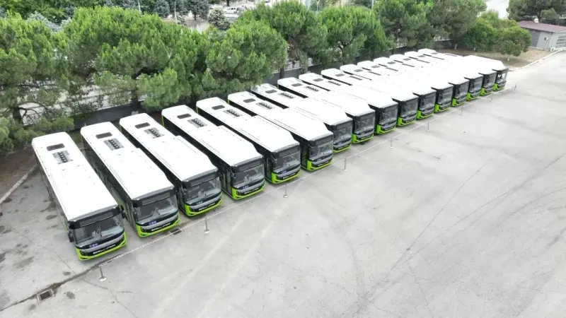 Büyükşehir 81 otobüsün 20'sini teslim aldı!
