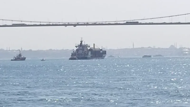 Gemi arıza yaptı, boğaz trafiği askıya alındı