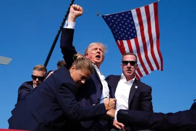 Trump’a suikast girişimi! Mermi yüzünü sıyırdı!