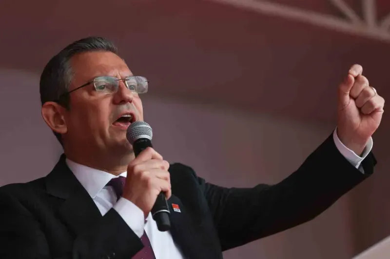 Özgür Özel'den Erdoğan'a yanıt: Elektrik dağıtım şirketlerini özelleştiren ben miyim?