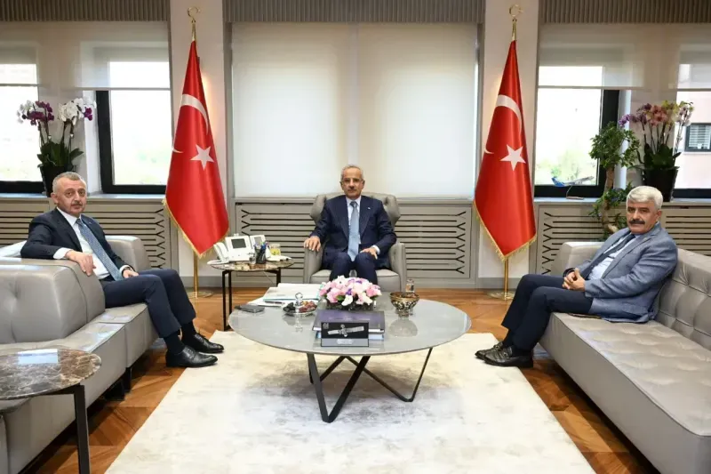 Kocaeli'nin ulaştırma ve altyapısıyla ilgili: Büyükakın'dan bakan ziyareti