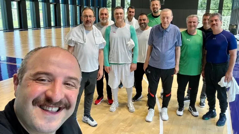 Cumhurbaşkanı Erdoğan basketbol oynadı