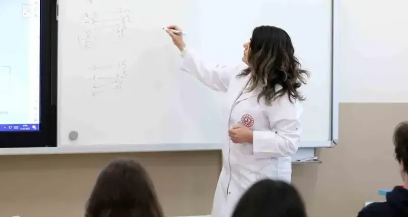 Öğretmenlerin yer değiştirme başvuruları o tarihte başlıyor