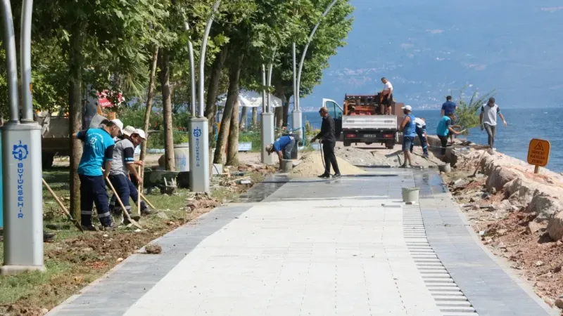 Zarar gören o sahil yenileniyor