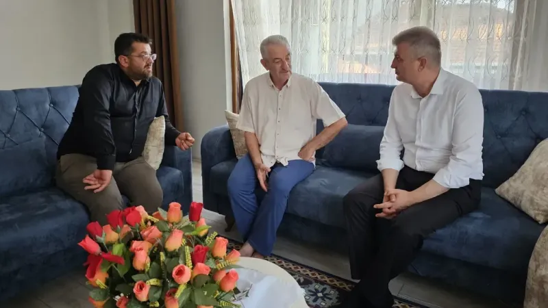 Sezer’den hacılara ziyaret