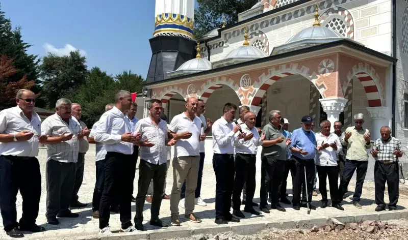 Kocaeli'deki o cami ibadete açıldı
