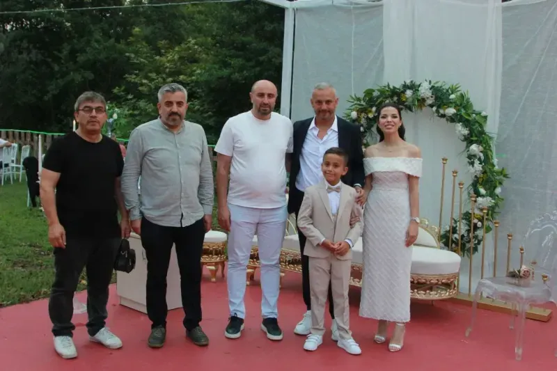 Gölcüklü Uzuner çiftinin oğulları sünnet oldu