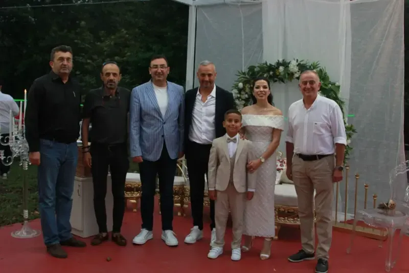 Gölcüklü Uzuner çiftinin oğulları sünnet oldu