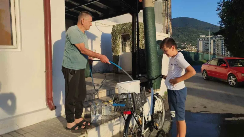 Susuz kalan Kosovalıların imdadına Türk askeri yetişti