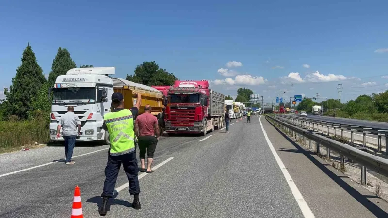 Sakarya'da yola dökülen asit paniğe yol açtı!