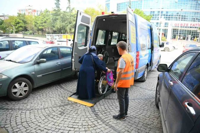 Hasta nakil hizmeti takdir topluyor