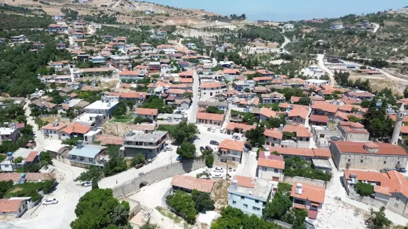 O ilde 800 kişilik mahalle depremle birlikte 10 kat arttı