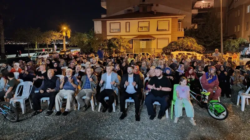 Deprem şehitlerini andılar