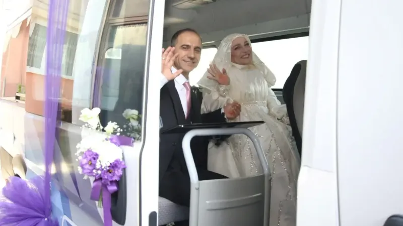 Büyükşehir’in Engelsiz Taksisi gelin arabası oldu