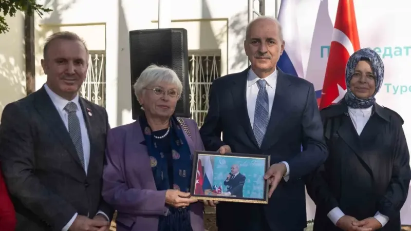 TBMM Başkanı Kurtulmuş, Moskova Yunus Emre Enstitüsü’nü ziyaret etti
