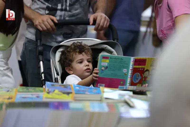 Çocuklar Kitap Fuarında keyifli günler geçiriyor
