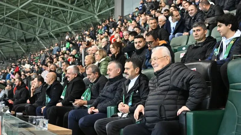 Vali Aktaş, Kocaelispor maçını izledi