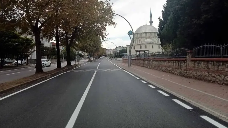 Derince Ertuğrul Gazi Caddesi’nde yenileme çalışmaları tamamlandı