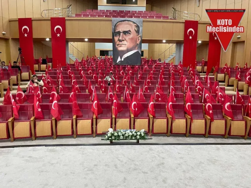 KOTO Meclis Salonu bayraklarla donatıldı
