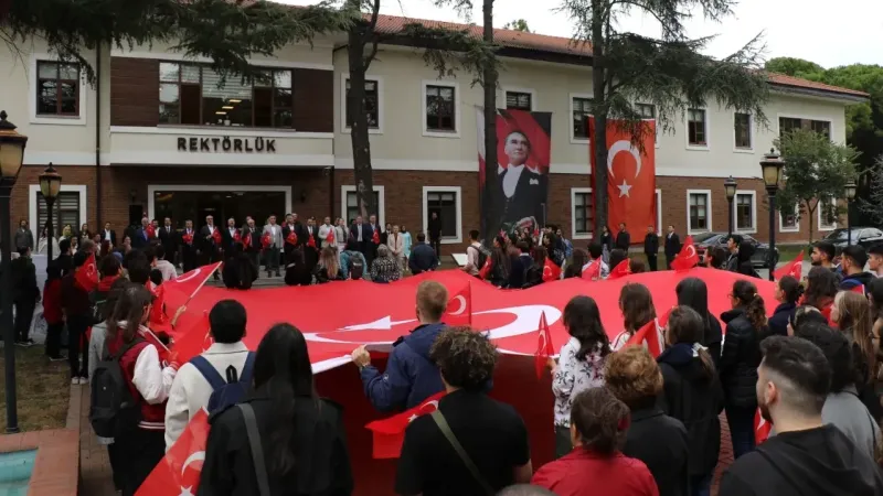 GTÜ Öğrencileri Cumhuriyet için yürüdü