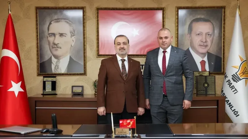 AKP’de bir başkan daha gitti