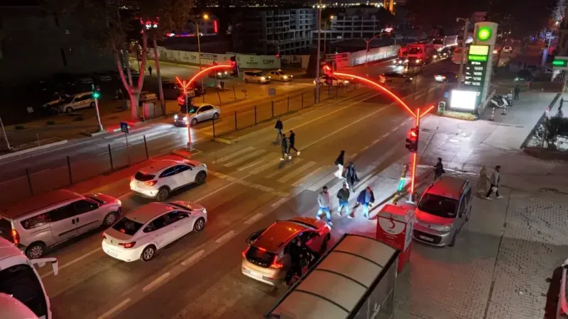 Gölcük'e modern LED sinyalizasyon sistemi