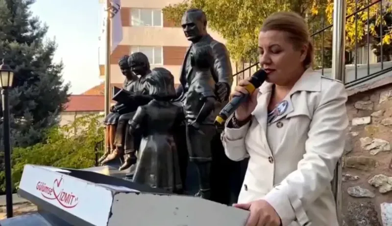 CHP, 10 Kasım'da İzmit'te 3'e bölündü!
