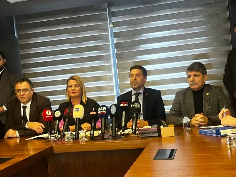CHP'den şipşak toplantı “Tahir Bey'in yakasındayız"