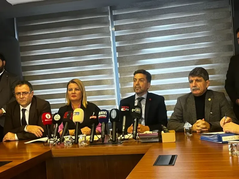 CHP'den şipşak toplantı “Tahir Bey'in yakasındayız"