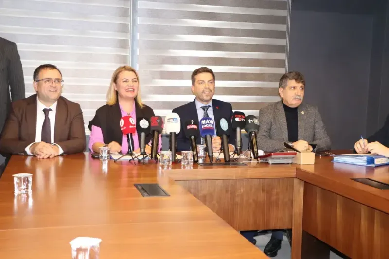 CHP'den şipşak toplantı “Tahir Bey'in yakasındayız"