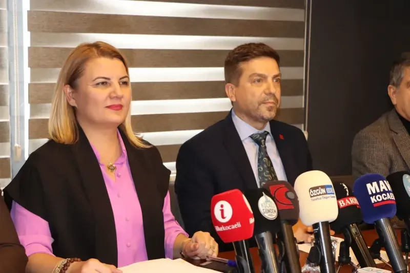 CHP'den şipşak toplantı “Tahir Bey'in yakasındayız"