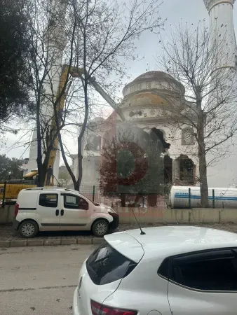 Kocaeli’deki cami böyle yıkıldı! O anlar kamerada