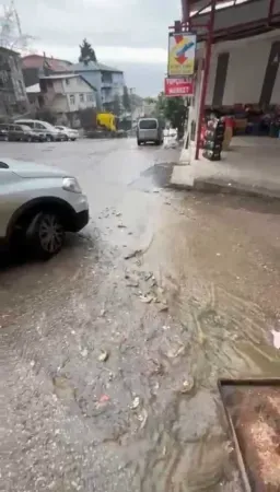 Topçular’da kanalizasyon taşkını çözülemedi