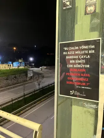 CHP’li gençler sokakları Cumhurbaşkanı Erdoğan’ın sözleriyle süsledi!