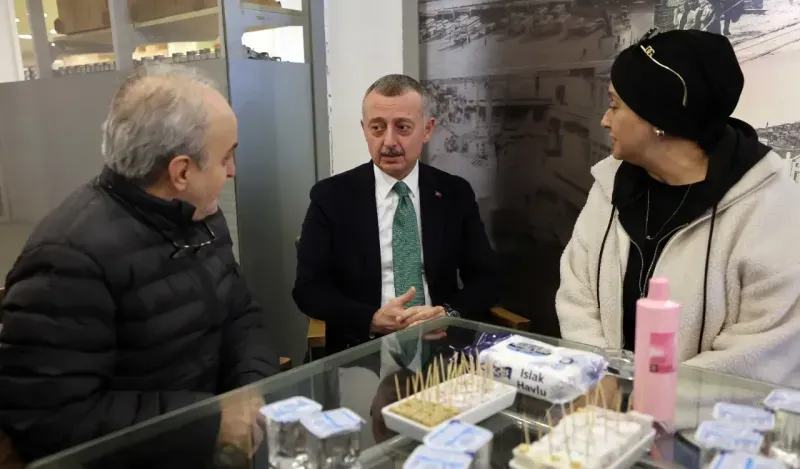 Büyükakın İzmit esnaflıyla buluştu