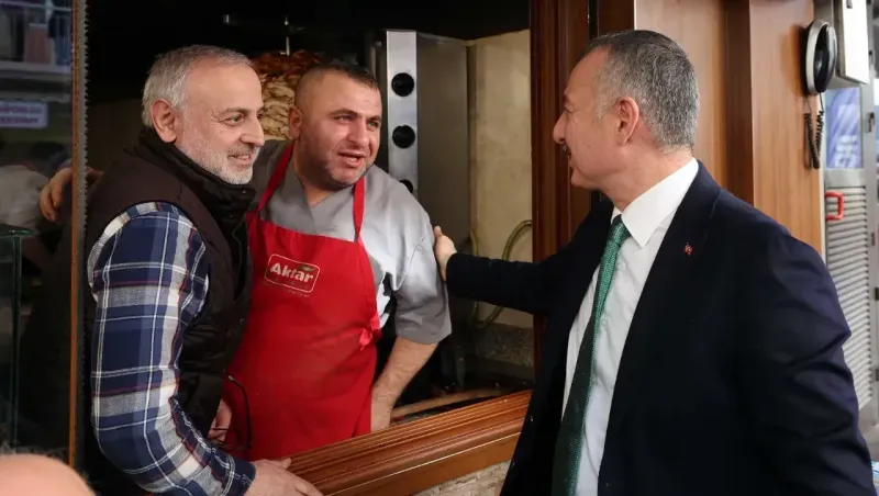 Büyükakın İzmit esnaflıyla buluştu