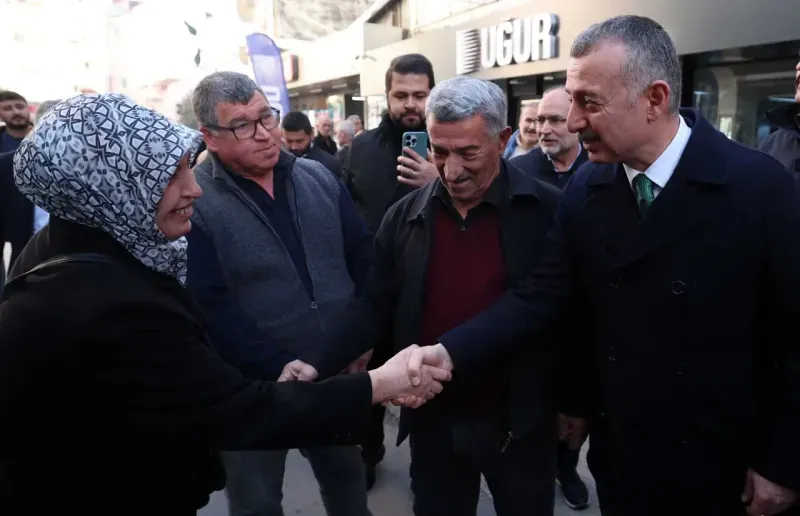 Büyükakın İzmit esnaflıyla buluştu