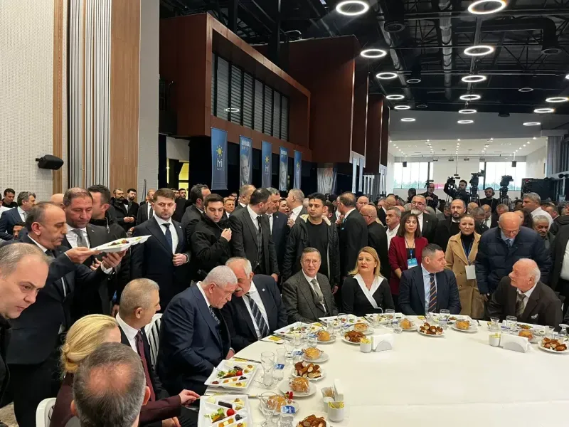 Hürriyet, İYİ Partilileri yalnız bırakmıyor
