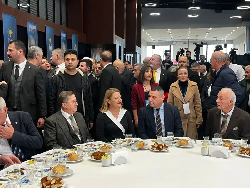 Hürriyet, İYİ Partilileri yalnız bırakmıyor