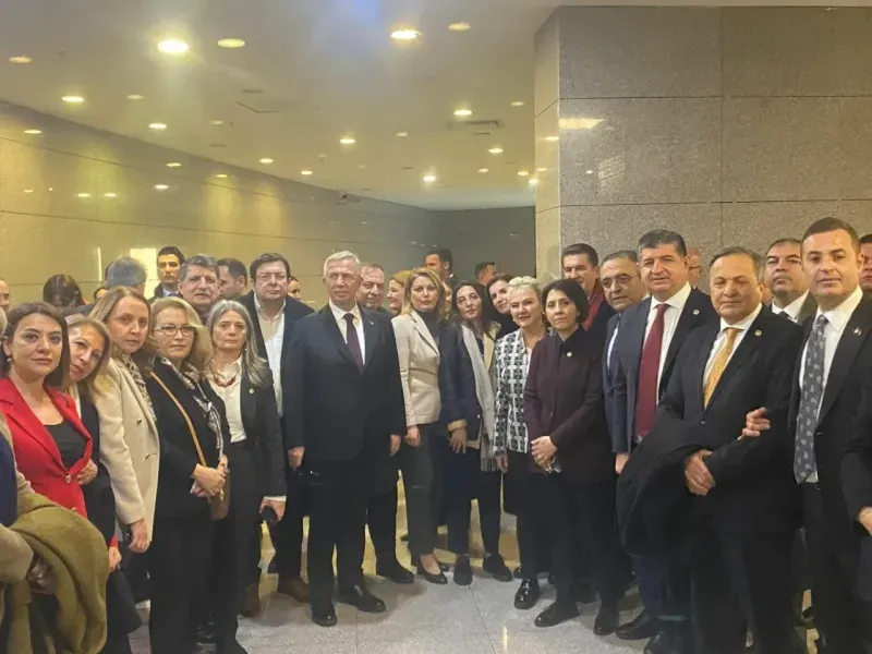 CHP’liler İmamoğlu için Kocaeli’den Çağlayan’a akın etti