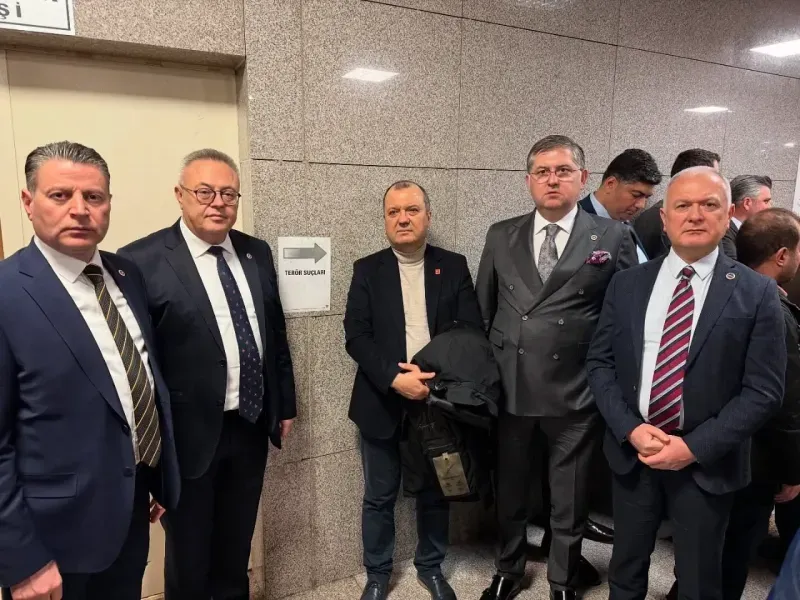 CHP’liler İmamoğlu için Kocaeli’den Çağlayan’a akın etti