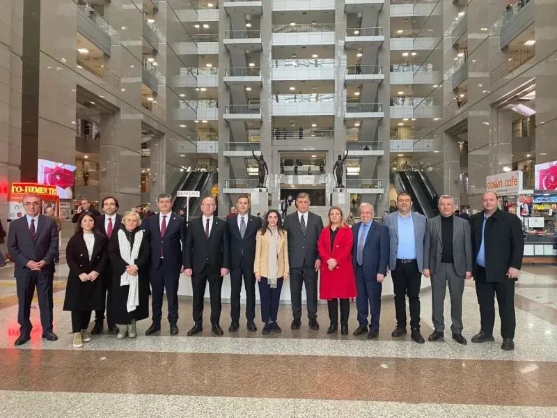 CHP’liler İmamoğlu için Kocaeli’den Çağlayan’a akın etti