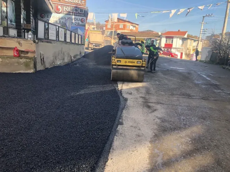 Gebze'de yollar onarılıyor