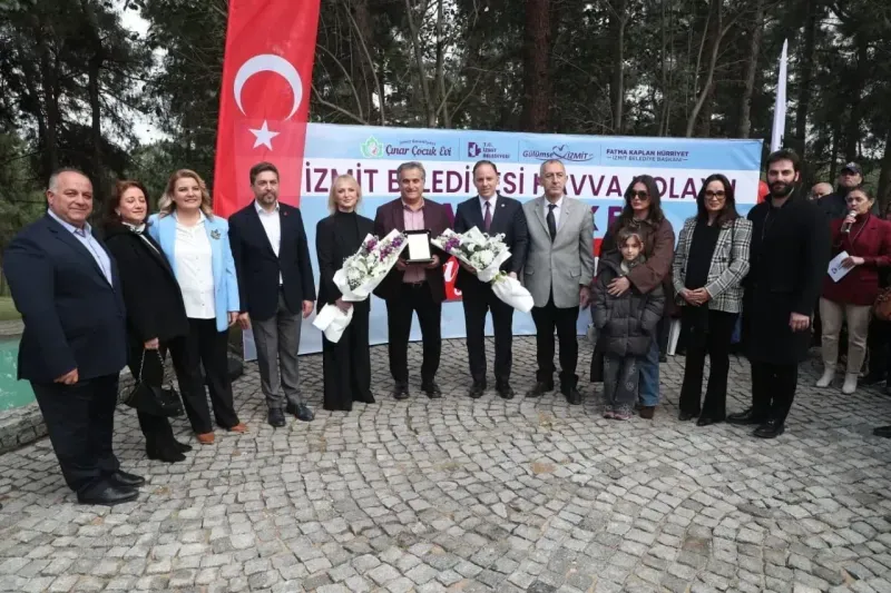 CHP’li genel başkan yardımcısı Hürriyet’i övmeye doyamadı
